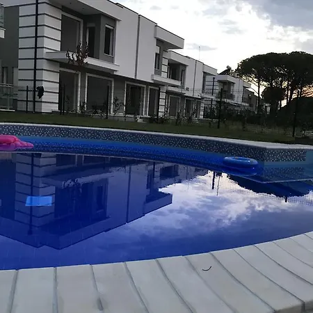Villas 1&2, Gjiri I Lalzit *