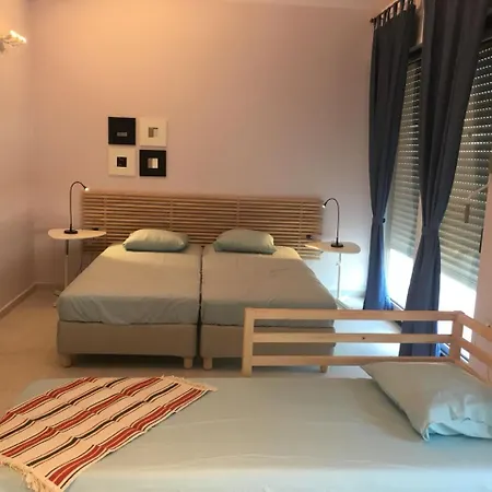 Villas 1&2, Gjiri I Lalzit 게스트하우스