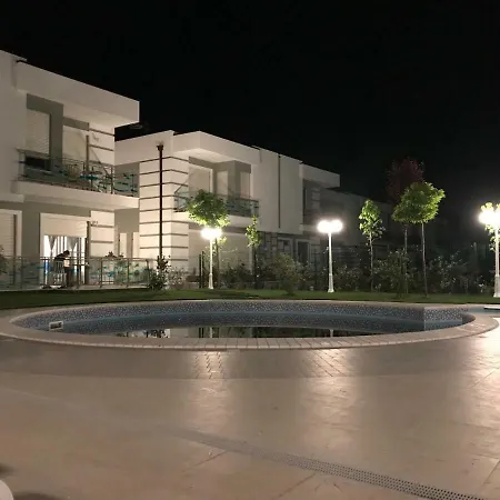 Villas 1&2, Gjiri I Lalzit